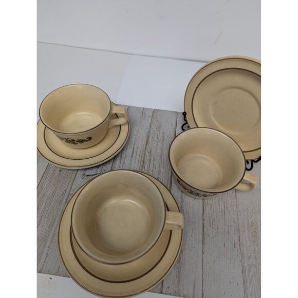 Pfaltzgraff Village Tan Set of 3 Cups and Saucer Plates USA - Picture 2 of 6